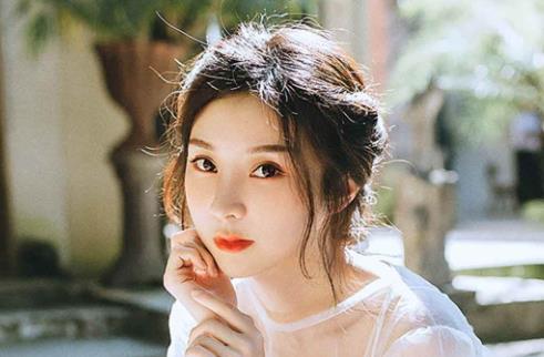 簡(jiǎn)約昵稱二字女生，女生簡(jiǎn)約昵稱二字